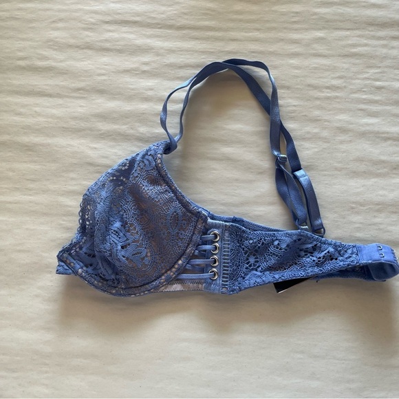Victoria's Secret Very Sexy Unlined/Plunge Lace Bra in Soft Blue - Picture 8 of 8